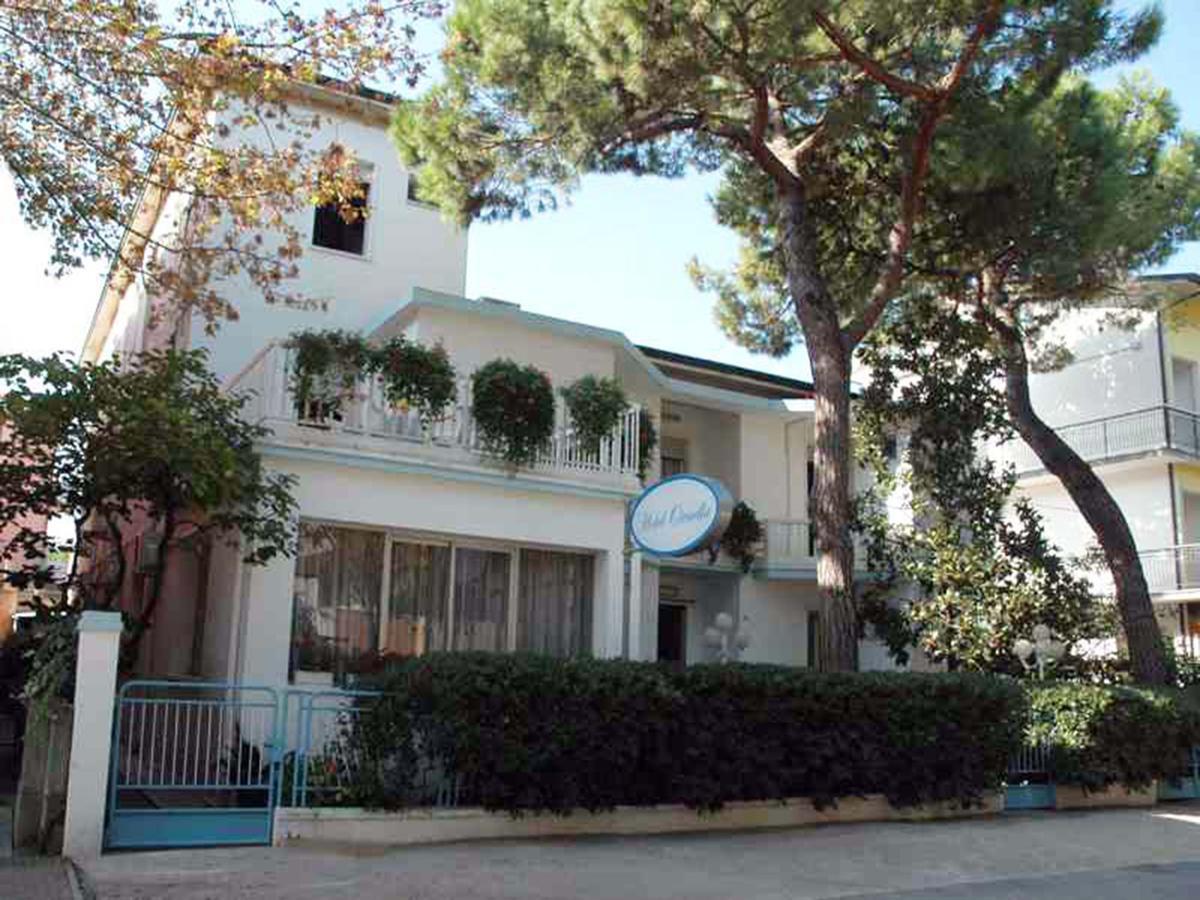 Hotel Pensione Ornella เชเซนาติโก ภายนอก รูปภาพ