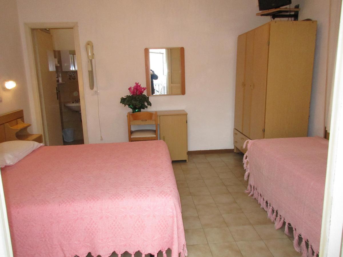 Hotel Pensione Ornella เชเซนาติโก ภายนอก รูปภาพ