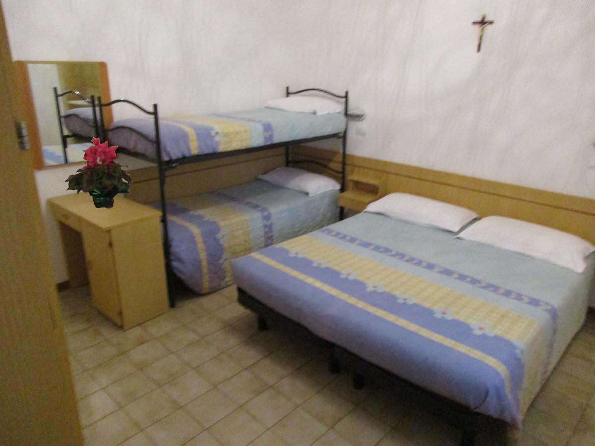 Hotel Pensione Ornella เชเซนาติโก ภายนอก รูปภาพ
