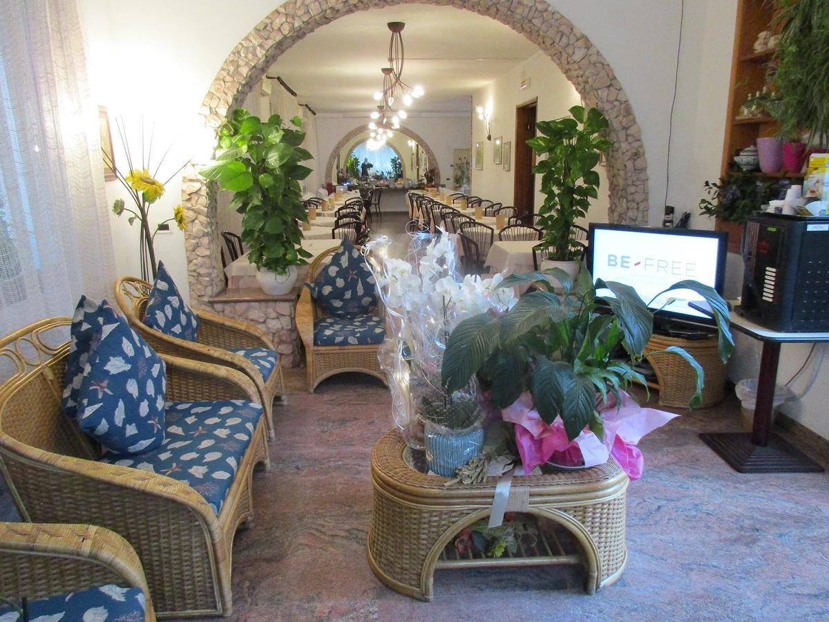 Hotel Pensione Ornella เชเซนาติโก ภายนอก รูปภาพ